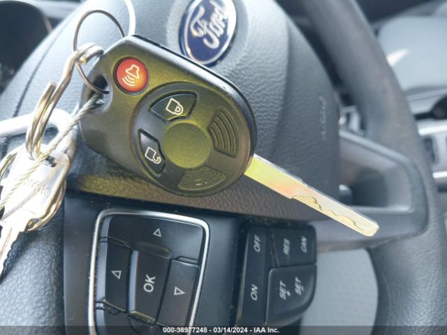 1FMCU9G94HUF00723 Ford ESCAPE SE