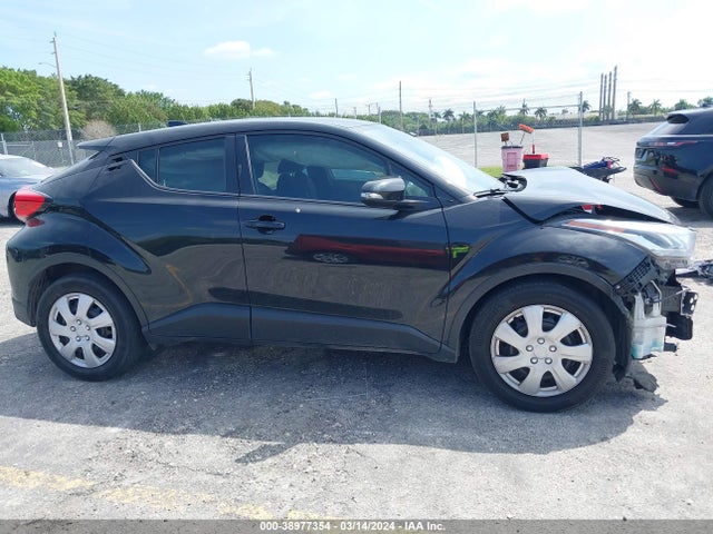 Toyota C-HR LE 2021 NMTKHMBXXMR119436 Image 14