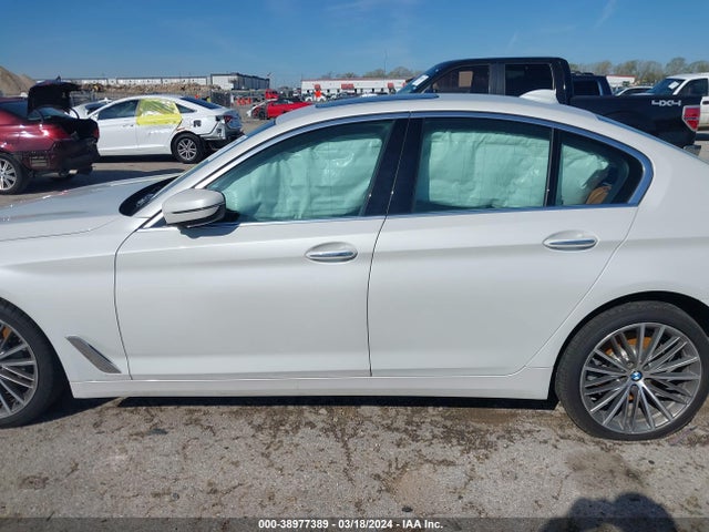 WBAJA7C32HG906599 BMW 530i Xdrive