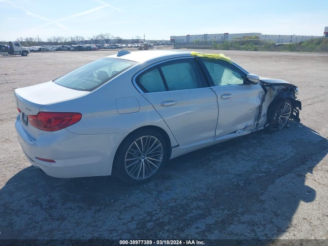 WBAJA7C32HG906599 BMW 530i Xdrive