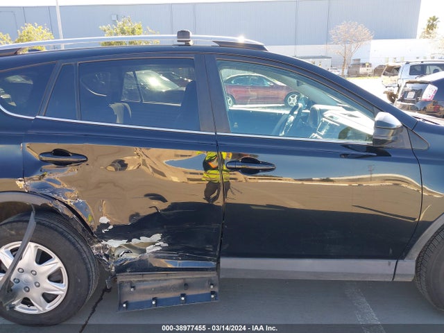 Toyota RAV4 LE 2017 2T3ZFREV2HW359517 Image 13