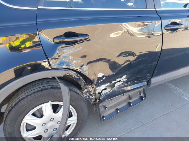 Toyota RAV4 LE 2017 2T3ZFREV2HW359517 Image 6