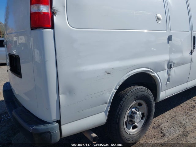 Chevrolet Express 2500 Work Van 2019 1GCWGAFP6K1360659 Image 12