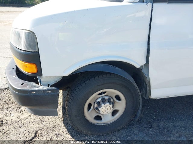 Chevrolet Express 2500 Work Van 2019 1GCWGAFP6K1360659 Image 18