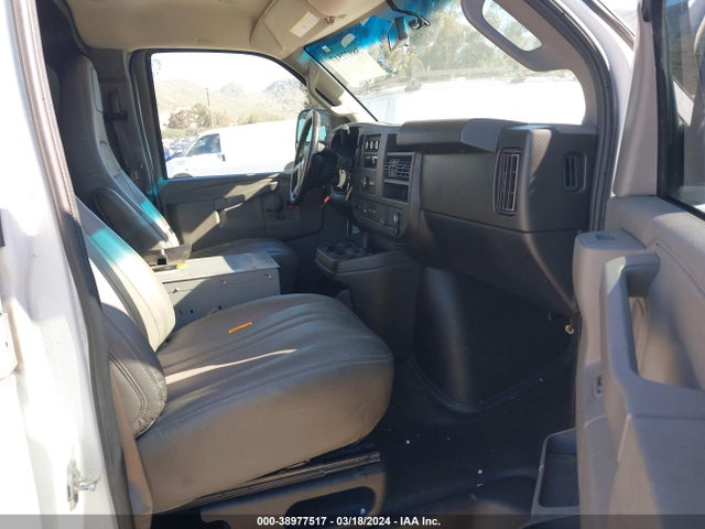 Chevrolet Express 2500 Work Van 2019 1GCWGAFP6K1360659 Image 5