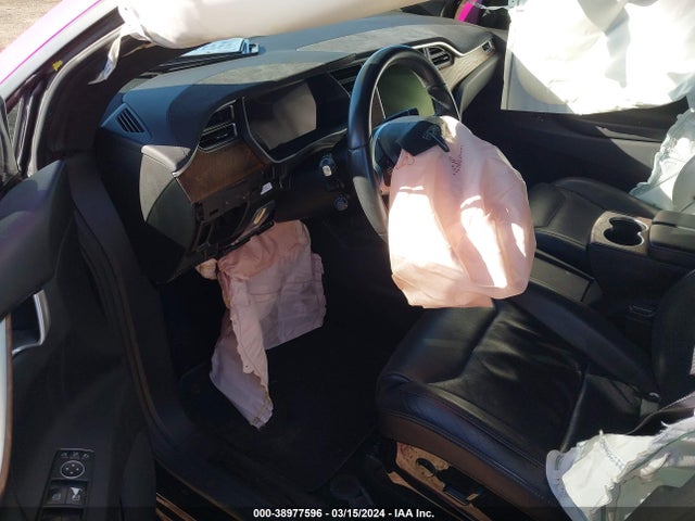 Tesla Model X 60d/70d/75d/90d 2016 5YJXCAE27GF028833 Image 5