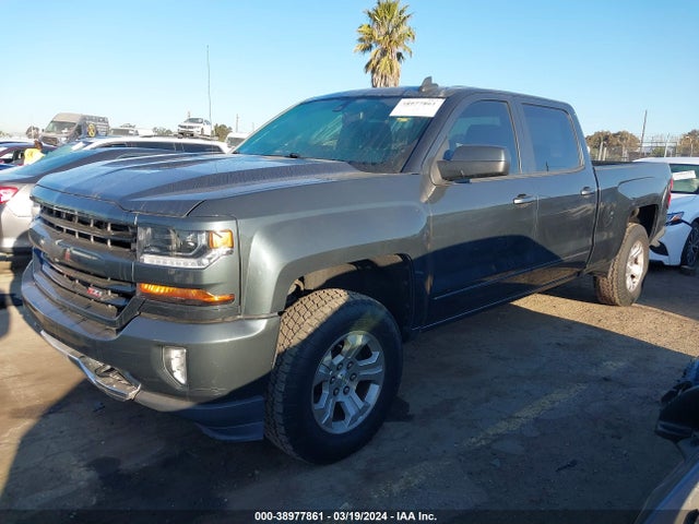 Chevrolet Silverado 1500 2lt 2018 1GCUKREC1JF182034 Image 2