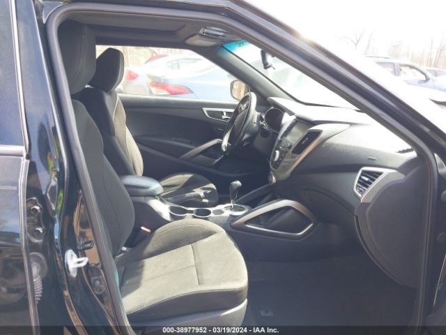 KMHTC6AD7HU320084 Hyundai Veloster Value Edition