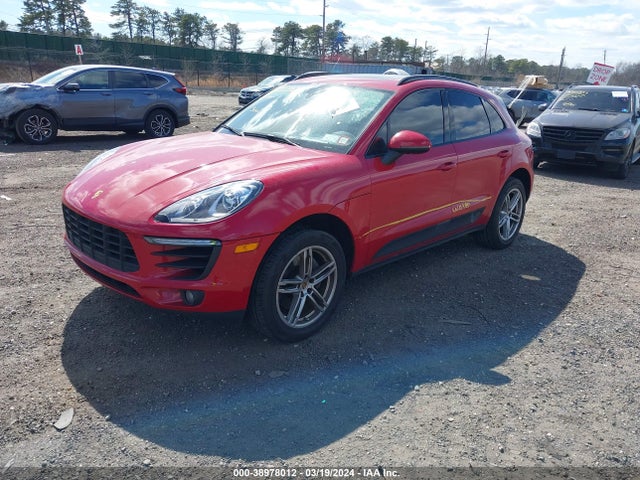 2018 PORSCHE MACAN WP1AA2A57JLB17662 Photo 1