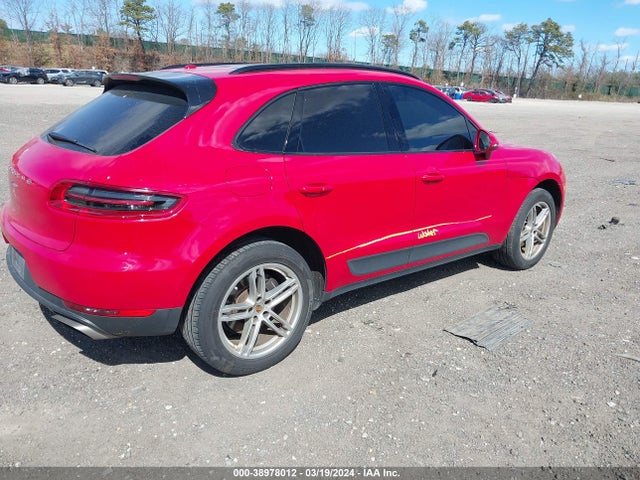 2018 PORSCHE MACAN WP1AA2A57JLB17662 Photo 3
