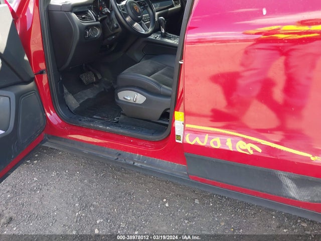 2018 PORSCHE MACAN WP1AA2A57JLB17662 Photo 5