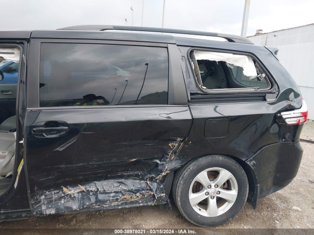Toyota Sienna Le 8 Passenger 2015 5TDKK3DC7FS662463 Image 18