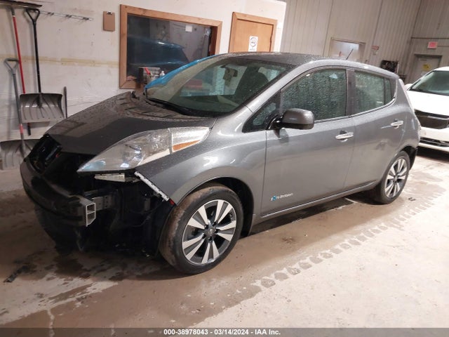 Nissan LEAF SV 2017 1N4BZ0CP4HC308182 Image 2