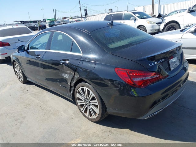 Mercedes-Benz CLA 250 2018 WDDSJ4EB1JN574866 Image 3