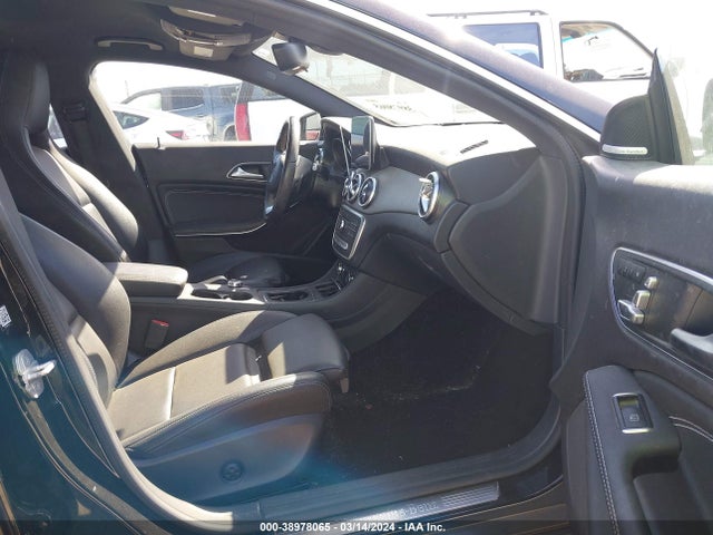 Mercedes-Benz CLA 250 2018 WDDSJ4EB1JN574866 Image 5