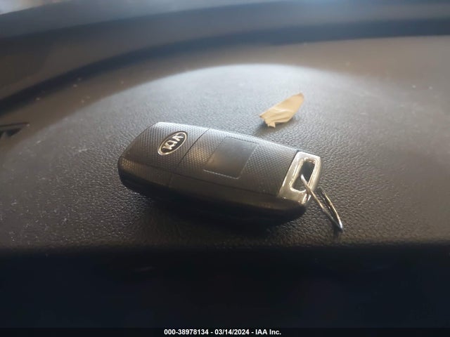 KIA Optima Lx 2018 5XXGT4L34JG262588 Image 11