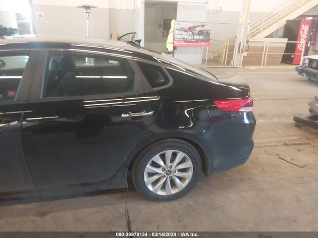KIA Optima Lx 2018 5XXGT4L34JG262588 Image 12