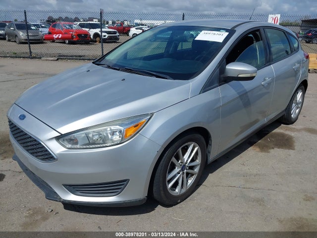 Ford FOCUS SE 2017 1FADP3K22HL216591 Image 6