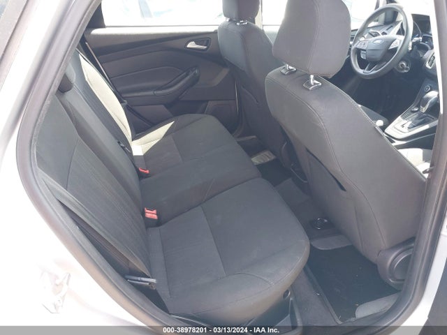Ford FOCUS SE 2017 1FADP3K22HL216591 Image 8