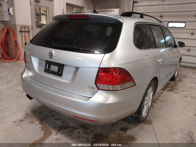 3VWPL7AJ2EM626138 Volkswagen Jetta Sportwagen 2.0l Tdi