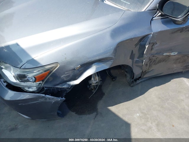 JTHKD5BH0H2283012 Lexus CT 200H
