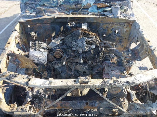 1C4HJXEG9JW122482 Jeep Wrangler Unlimited Sahara 4x4