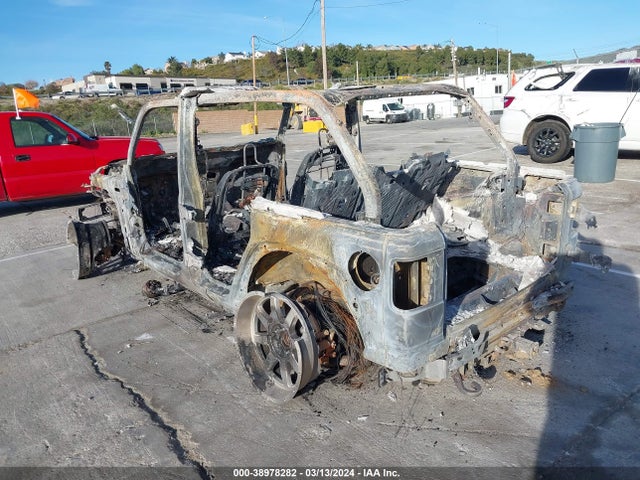 1C4HJXEG9JW122482 Jeep Wrangler Unlimited Sahara 4x4