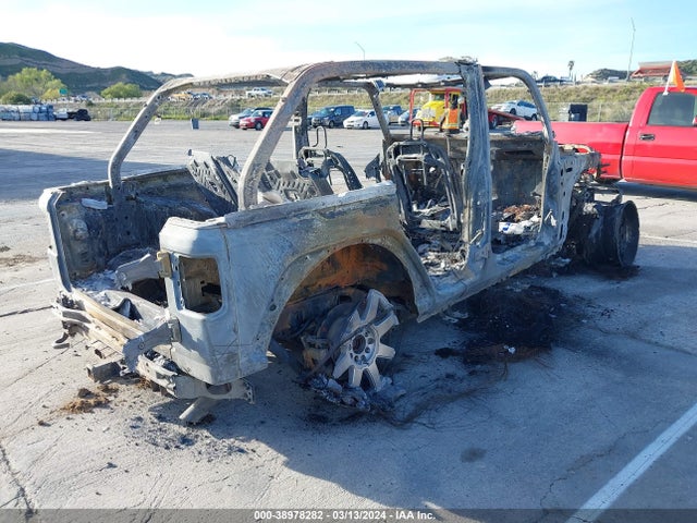 1C4HJXEG9JW122482 Jeep Wrangler Unlimited Sahara 4x4