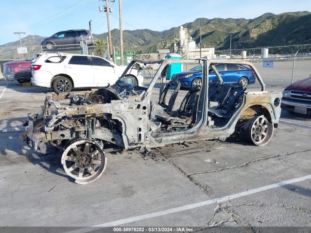 1C4HJXEG9JW122482 Jeep Wrangler Unlimited Sahara 4x4
