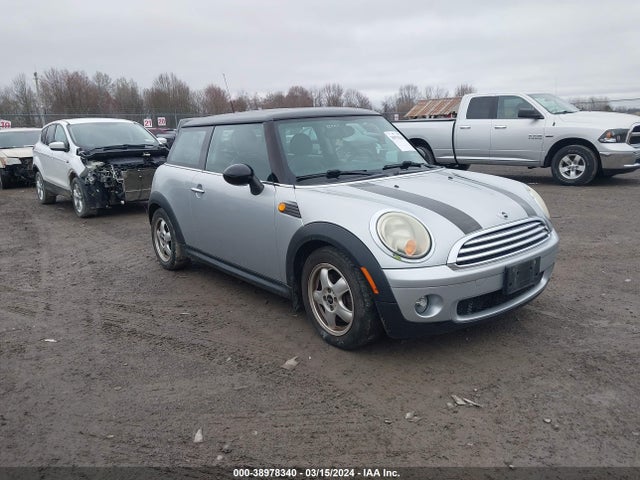 2007 MINI COOPER WMWMF33547TU61989 Photo 0