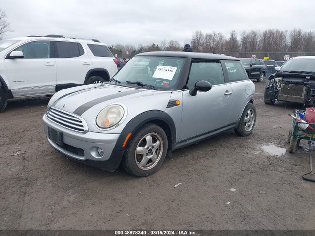 2007 MINI COOPER WMWMF33547TU61989 Photo 1