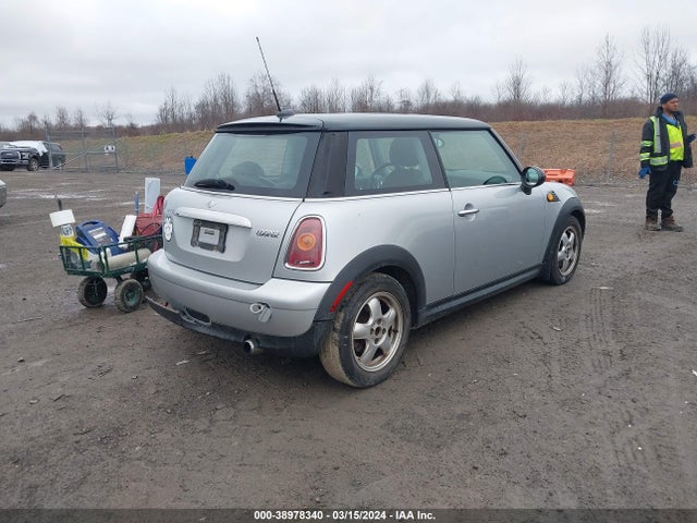 2007 MINI COOPER WMWMF33547TU61989 Photo 3