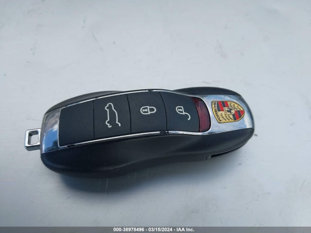 2018 PORSCHE MACAN WP1AF2A58JLB71666 Photo 10