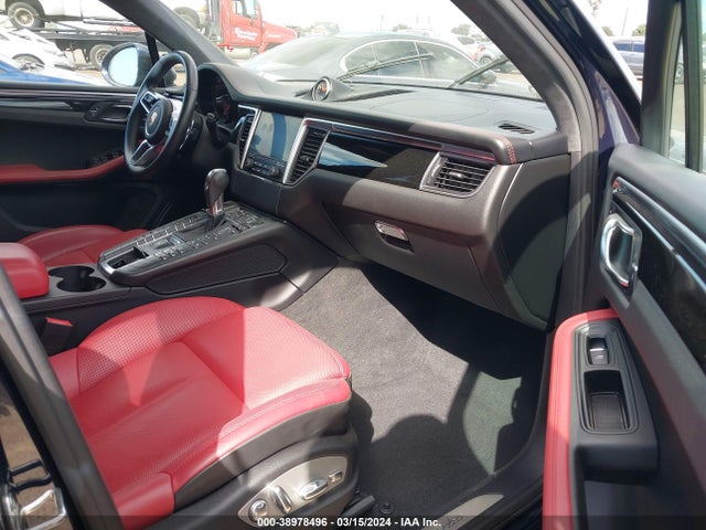 2018 PORSCHE MACAN WP1AF2A58JLB71666 Photo 4