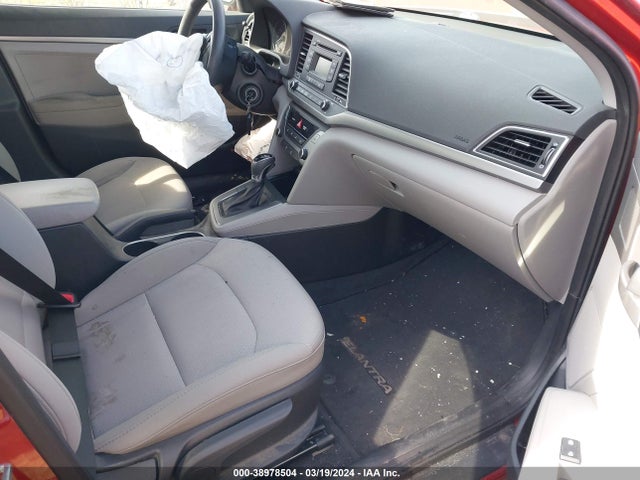 Hyundai ELANTRA SE 2018 5NPD74LF8JH318067 Image 5