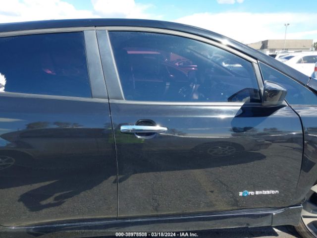 1N4AZ1CPXJC303835 Nissan LEAF SV