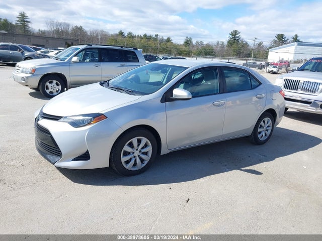 Toyota COROLLA LE 2019 2T1BURHE1KC181958 Image 2