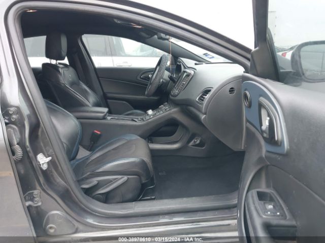 1C3CCCBB2GN132943 Chrysler 200 S