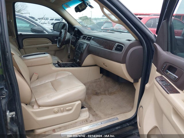 Продажа на аукционе авто 2011 Gmc Yukon Xl 1500 Denali, vin: 1GKS2MEF8BR135401, номер лота: 38978742
