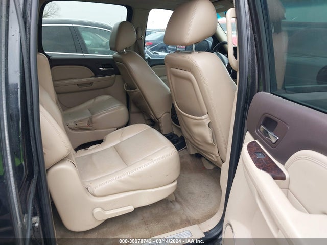 Продажа на аукционе авто 2011 Gmc Yukon Xl 1500 Denali, vin: 1GKS2MEF8BR135401, номер лота: 38978742