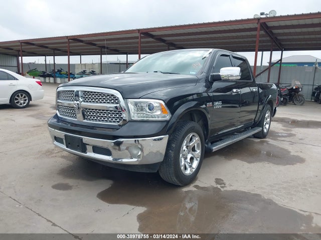 RAM 1500 Laramie  4x4 5'7 Box 2018 1C6RR7NTXJS194090 Image 2