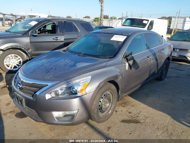 Nissan Altima 2.5 S 2014 1N4AL3AP4EN215020 Image 2
