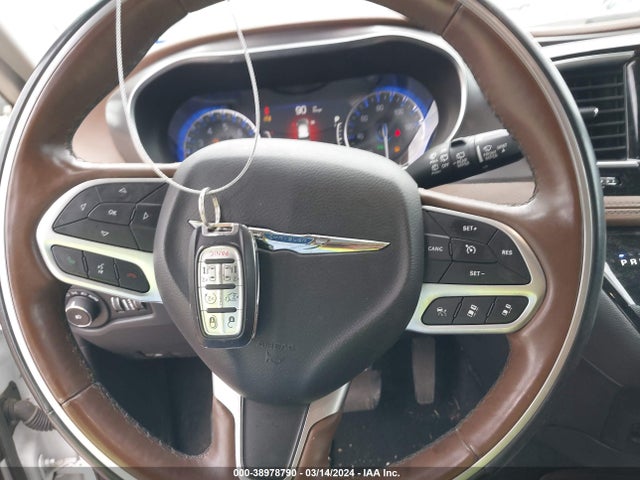 Chrysler Pacifica Limited 2018 2C4RC1GG3JR172294 Image 11
