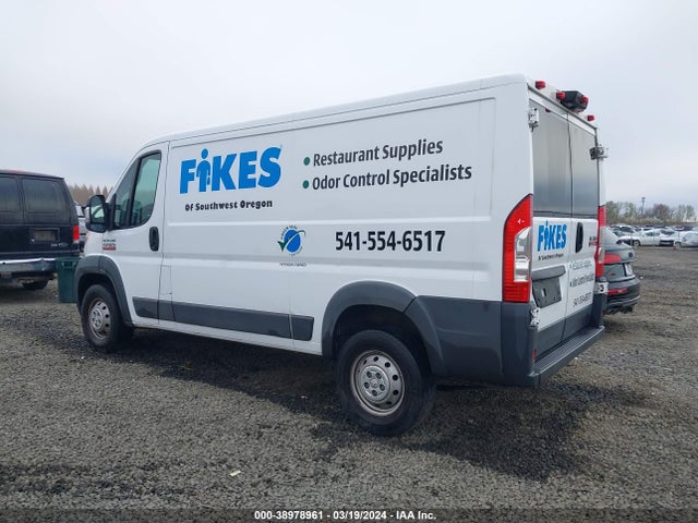 3C6TRVAGXJE106161 RAM Promaster 1500 Low Roof 136 Wb