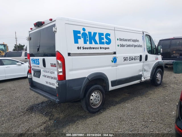 3C6TRVAGXJE106161 RAM Promaster 1500 Low Roof 136 Wb