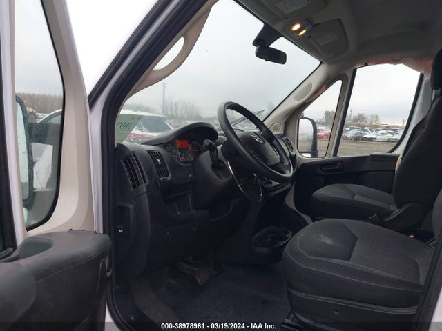 3C6TRVAGXJE106161 RAM Promaster 1500 Low Roof 136 Wb
