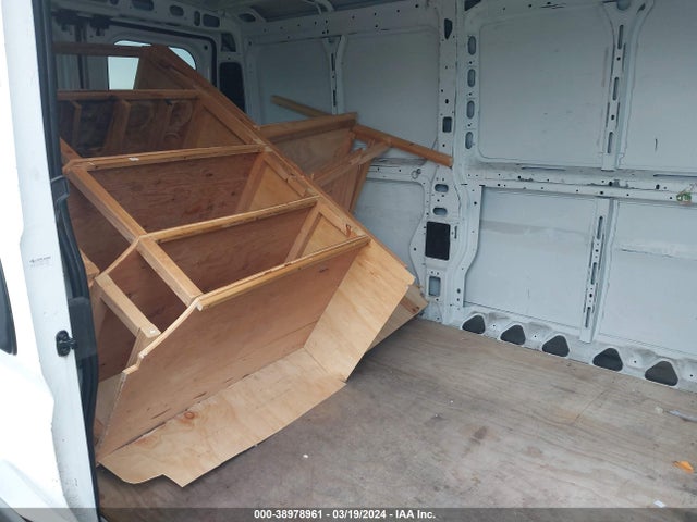 3C6TRVAGXJE106161 RAM Promaster 1500 Low Roof 136 Wb