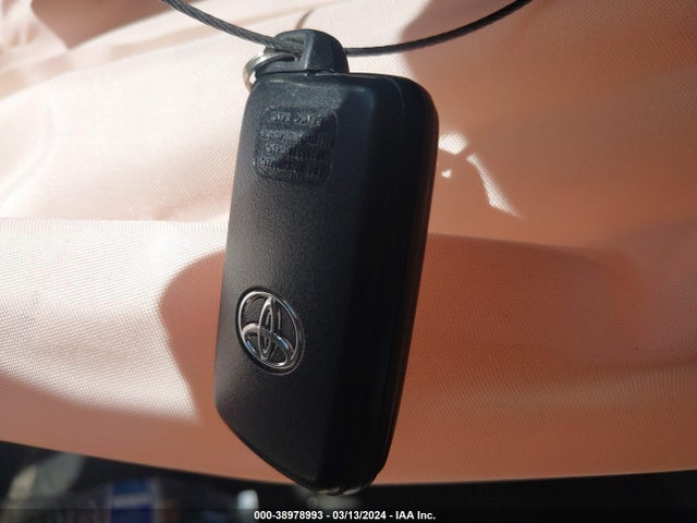 Toyota Prius V Three 2014 JTDZN3EU4EJ006178 Image 11