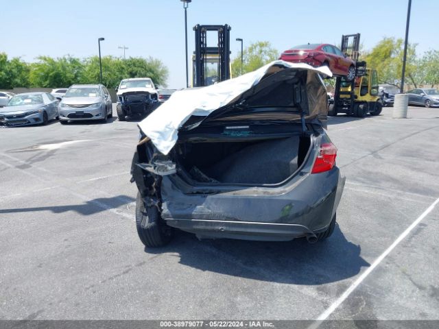 5YFBURHE1KP865893 Toyota COROLLA LE