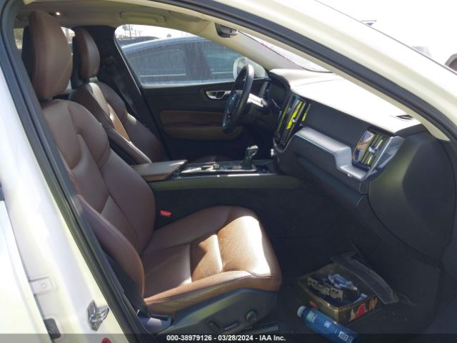 LYV102RK5JB087192 Volvo Xc60 T5 Momentum